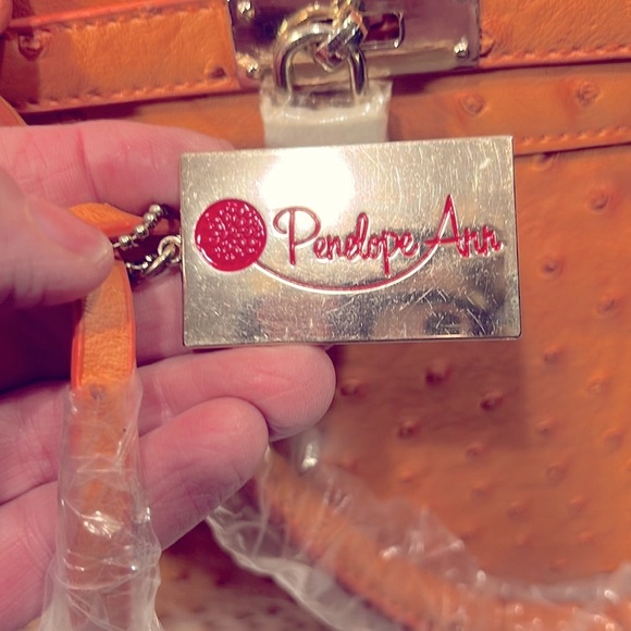 New Penelope Ann "Ladies Who Lunch" Orange Pebbled Roomy Bag Purse Crossbody - Picture 3 of 11